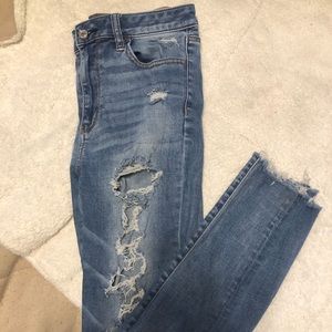 Ripped American eagle skinny jeans